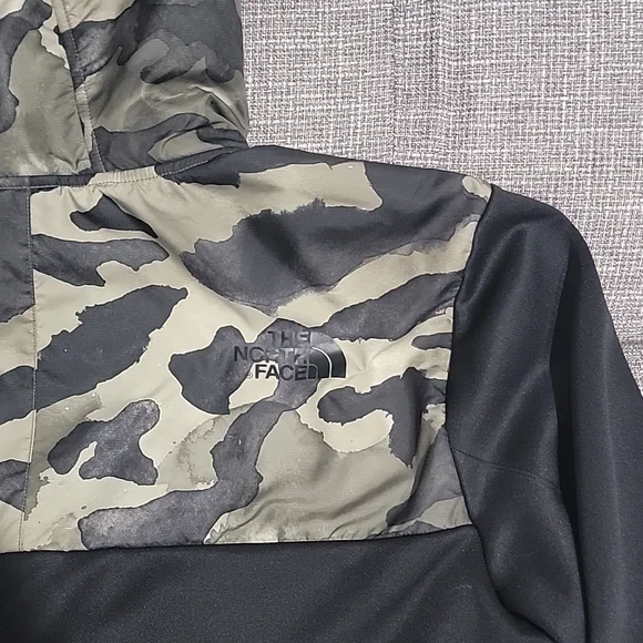 North Face Camo Hoodie medium - Picture 6 of 8